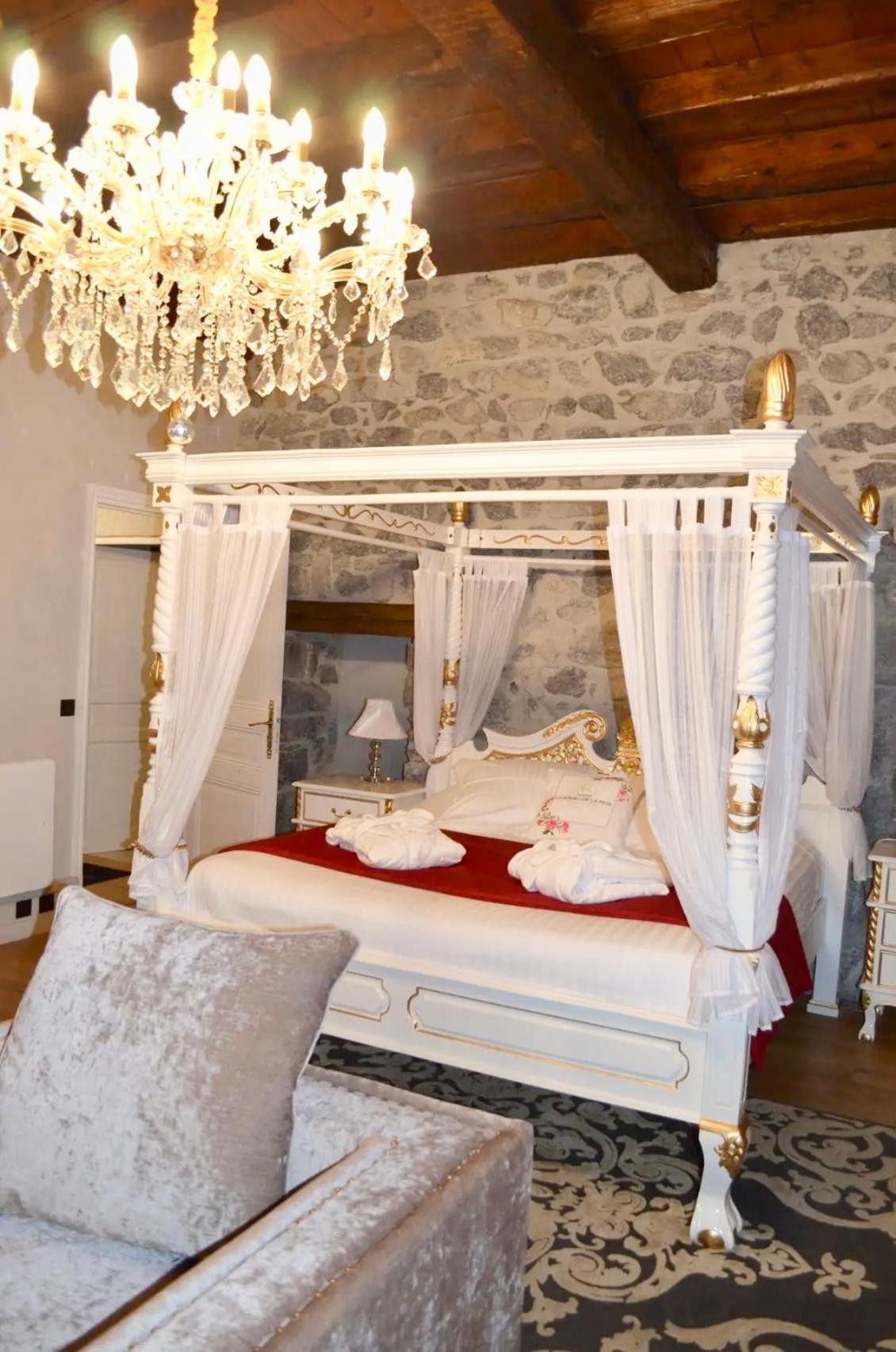 Chateau De La Rive - Suite Prestige - Chambre 2 Personnes Cruet Bagian luar foto