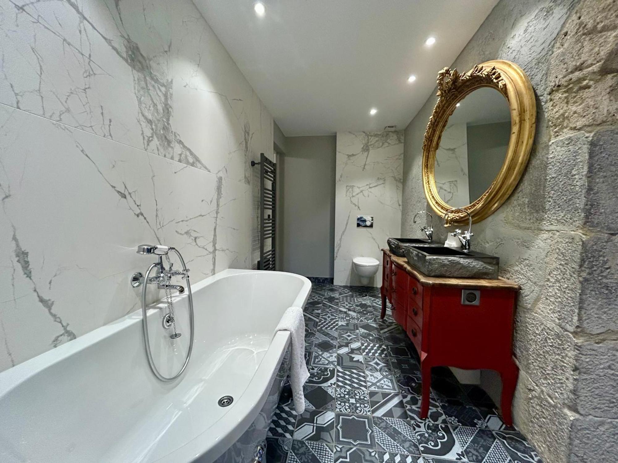 Chateau De La Rive - Suite Prestige - Chambre 2 Personnes Cruet Bagian luar foto